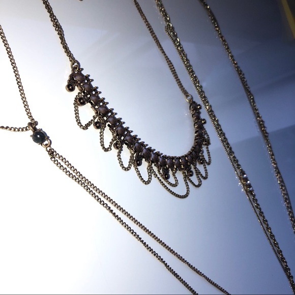 AMERICAN EAGLE | ASSORTED GOLD NECKLACES BUNDLE - Picture 4 of 7